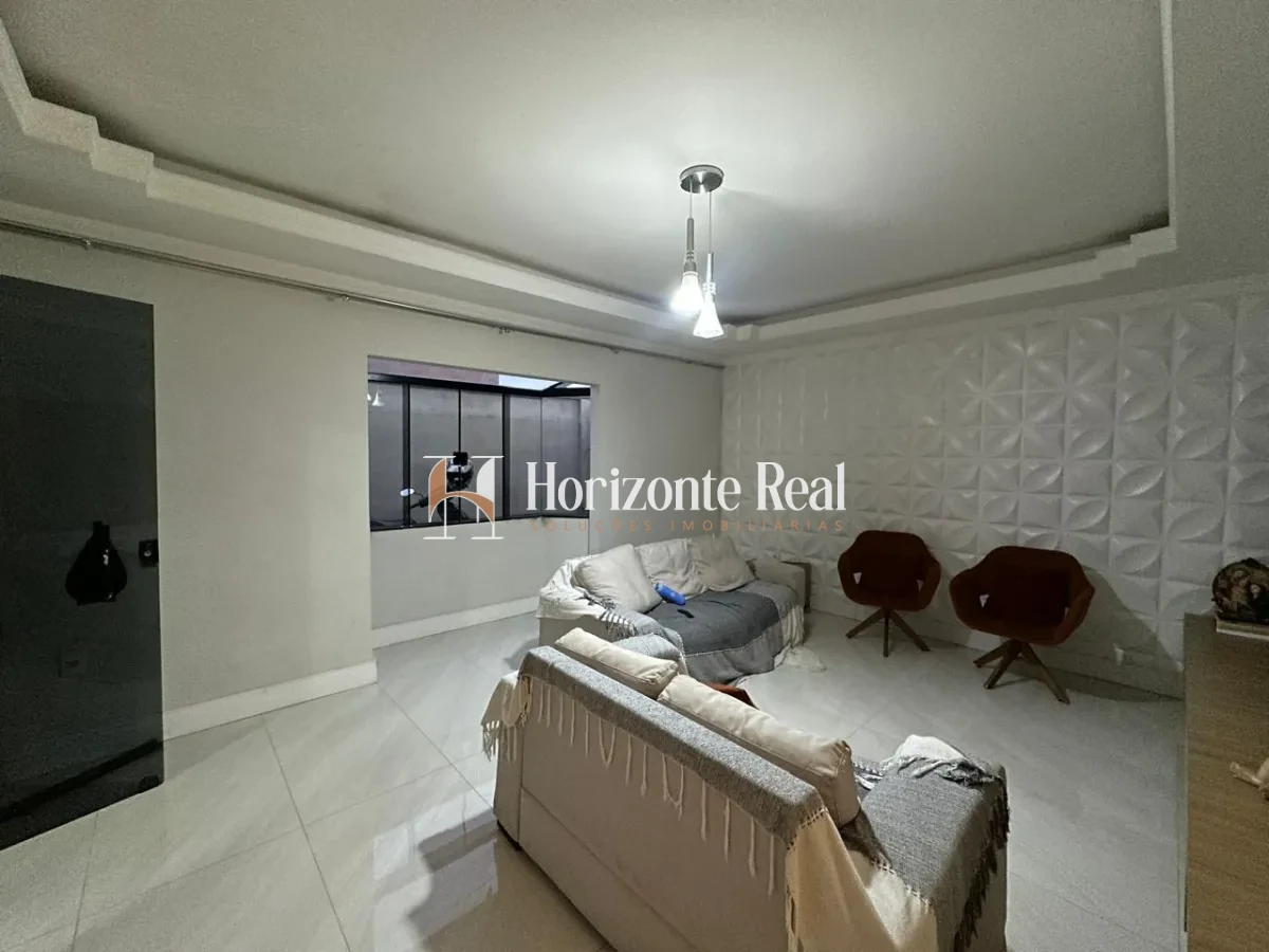Imagem de CASA Á VENDA COM ÁREA GOURMET E PISCINA EM ÓTIMA LOCALIZAÇÃO !