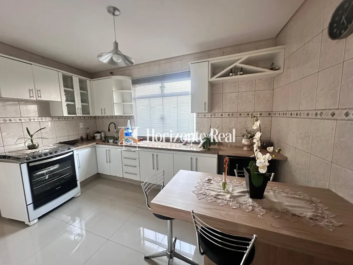 Imagem de CASA DUPLEX Á VENDA | EXCELENTE OPORTUNIDADE DE INVESTIMENTO .