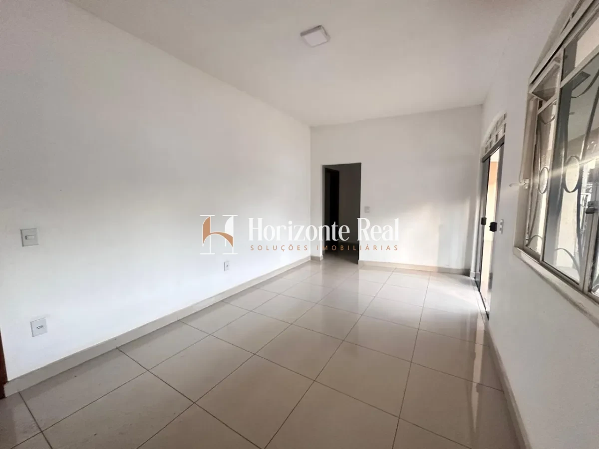 Imagem de CASA DUPLEX Á VENDA | EXCELENTE OPORTUNIDADE DE INVESTIMENTO .