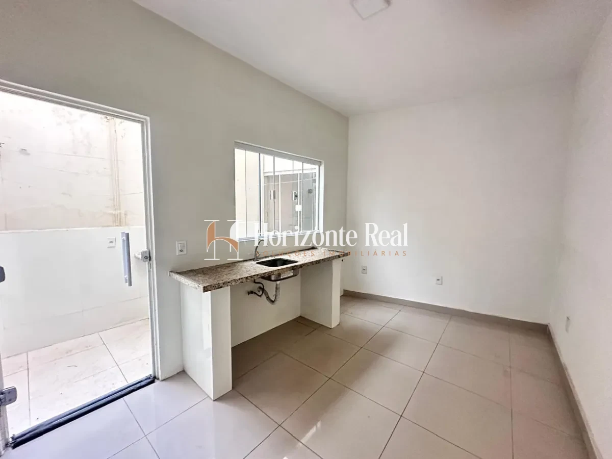Imagem de CASA DUPLEX Á VENDA | EXCELENTE OPORTUNIDADE DE INVESTIMENTO .