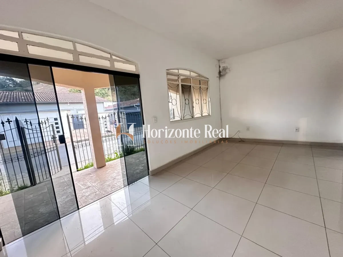 Imagem de CASA DUPLEX Á VENDA | EXCELENTE OPORTUNIDADE DE INVESTIMENTO .