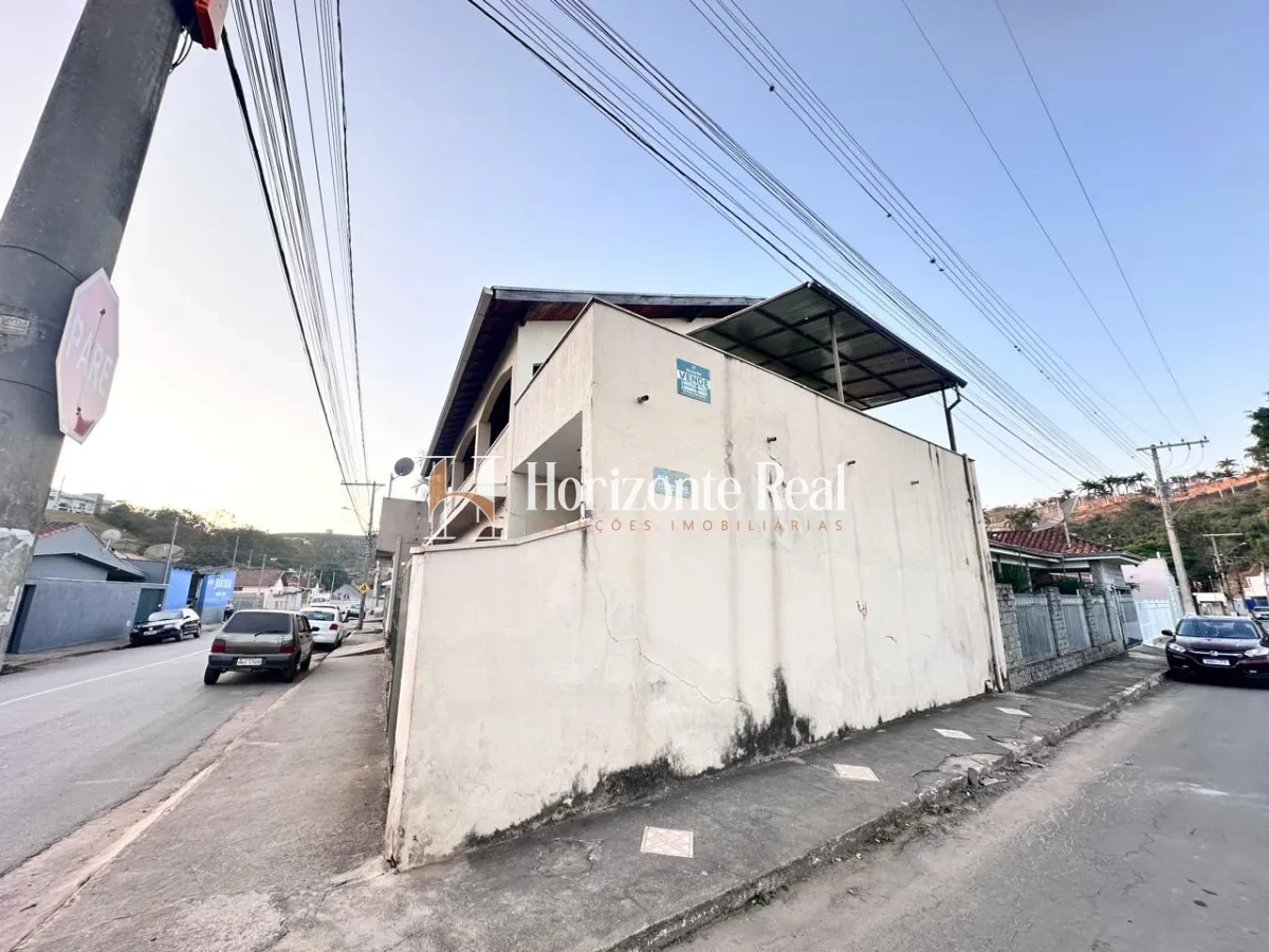 Imagem de CASA DUPLEX Á VENDA | EXCELENTE OPORTUNIDADE DE INVESTIMENTO .
