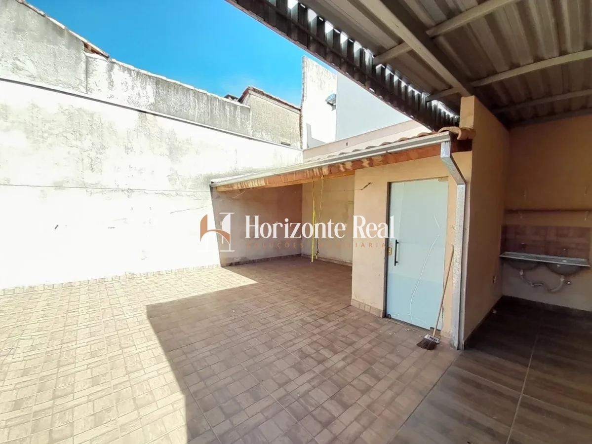 Imagem de VENDE-SE EXCELENTE IMÓVEL RESIDENCIAL E COMERCIAL – COMPLETO E VERSÁTIL!