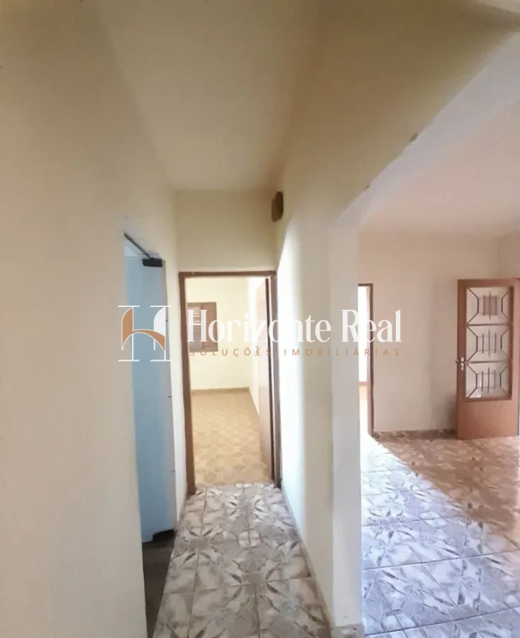 Imagem de VENDE-SE EXCELENTE IMÓVEL RESIDENCIAL E COMERCIAL – COMPLETO E VERSÁTIL!