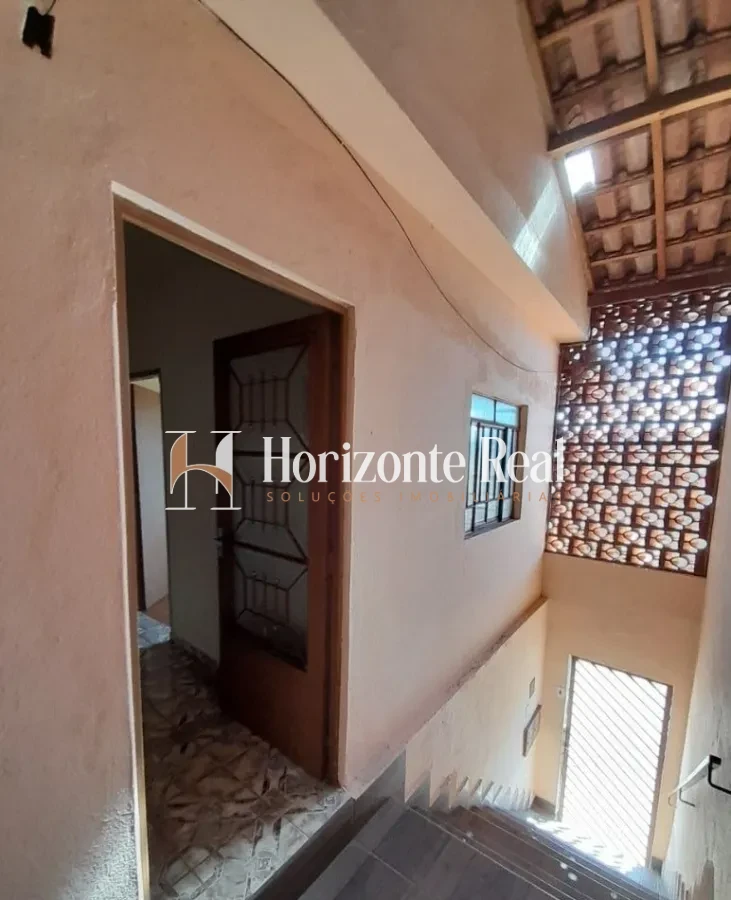 Imagem de VENDE-SE EXCELENTE IMÓVEL RESIDENCIAL E COMERCIAL – COMPLETO E VERSÁTIL!