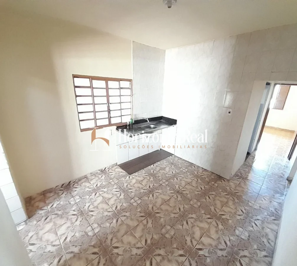 Imagem de VENDE-SE EXCELENTE IMÓVEL RESIDENCIAL E COMERCIAL – COMPLETO E VERSÁTIL!