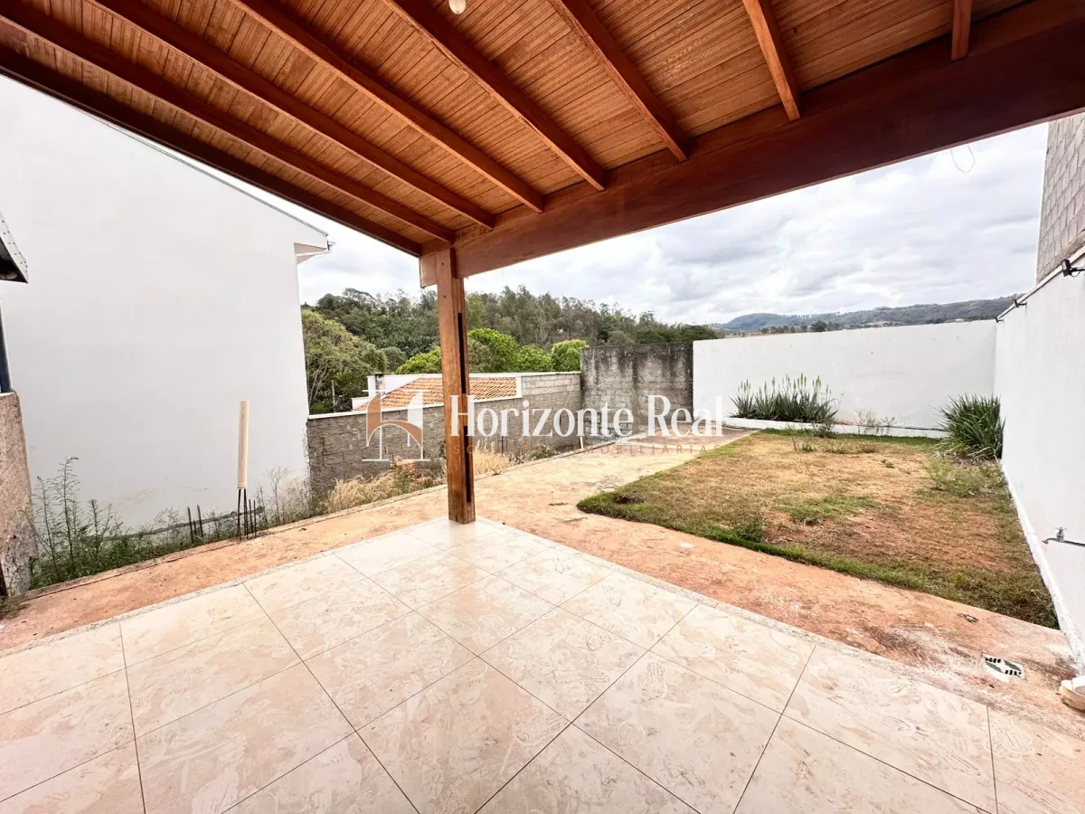 Imagem de VENDE-SE CASA ESPAÇOSA – ÓTIMA LOCALIZAÇÃO!