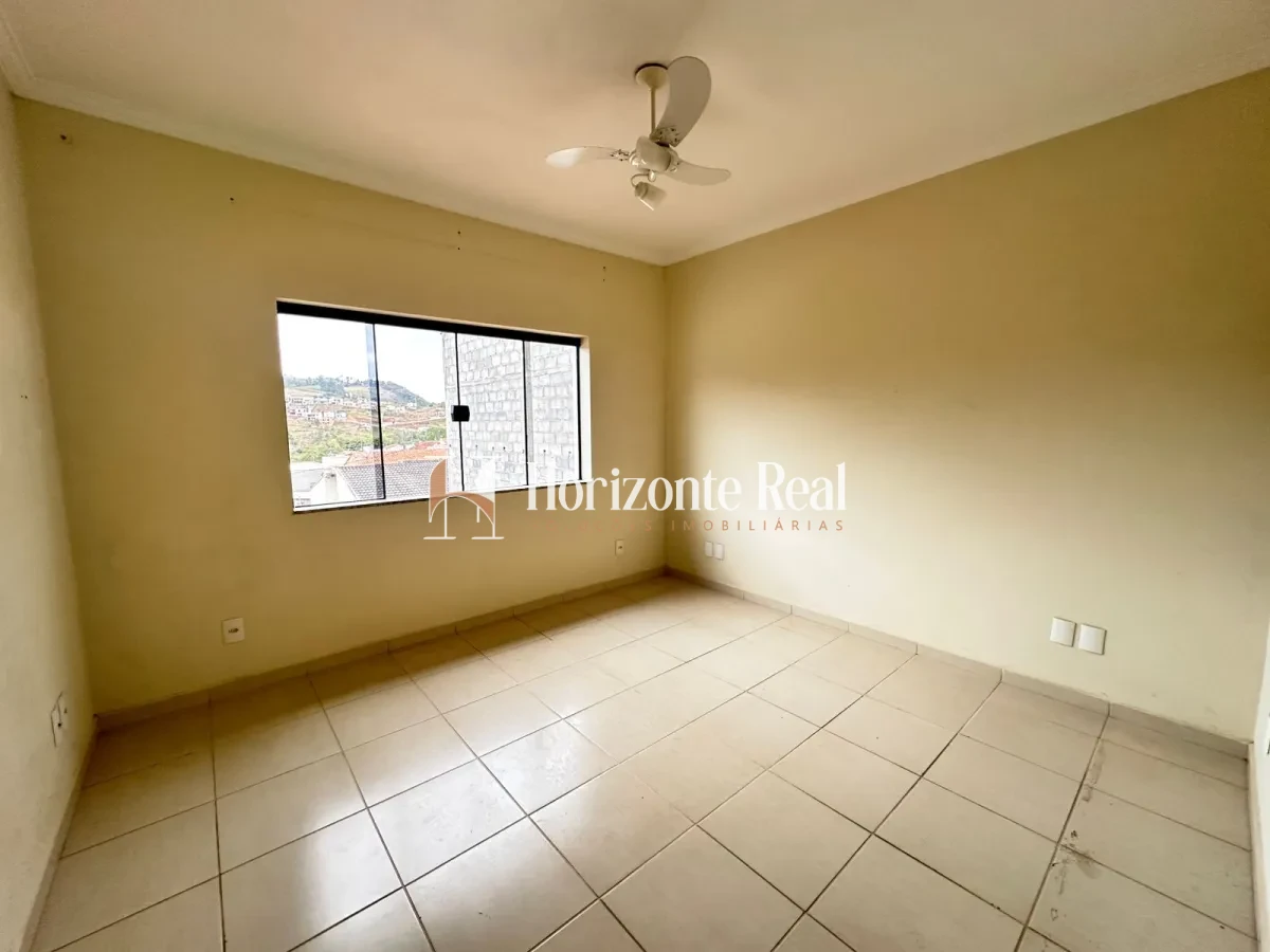 Imagem de VENDE-SE CASA ESPAÇOSA – ÓTIMA LOCALIZAÇÃO!