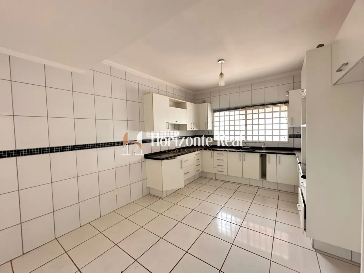 Imagem de VENDE-SE CASA ESPAÇOSA – ÓTIMA LOCALIZAÇÃO!