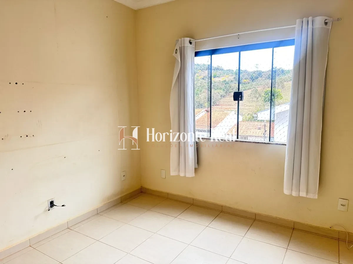 Imagem de VENDE-SE CASA ESPAÇOSA – ÓTIMA LOCALIZAÇÃO!