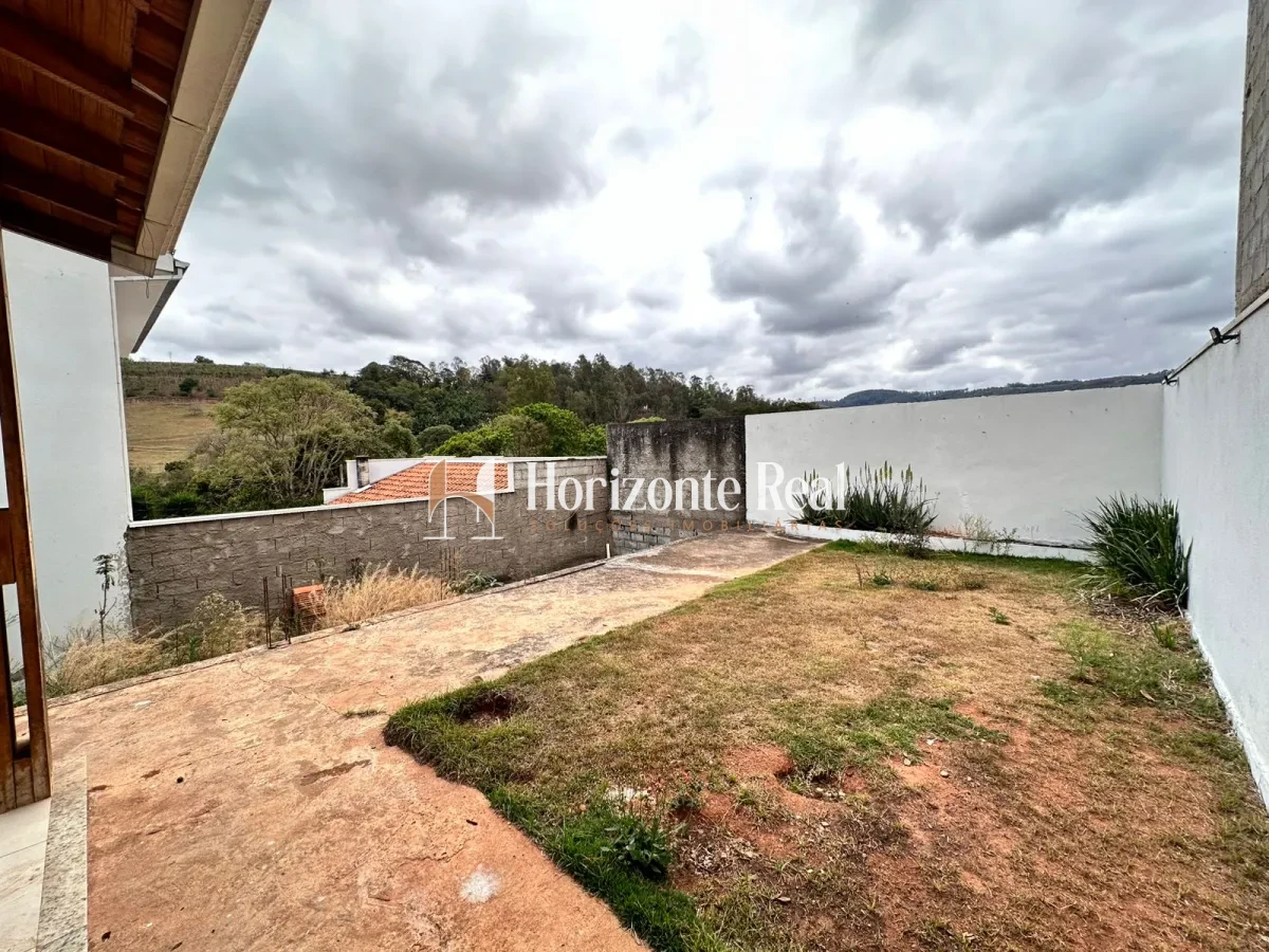 Imagem de VENDE-SE CASA ESPAÇOSA – ÓTIMA LOCALIZAÇÃO!