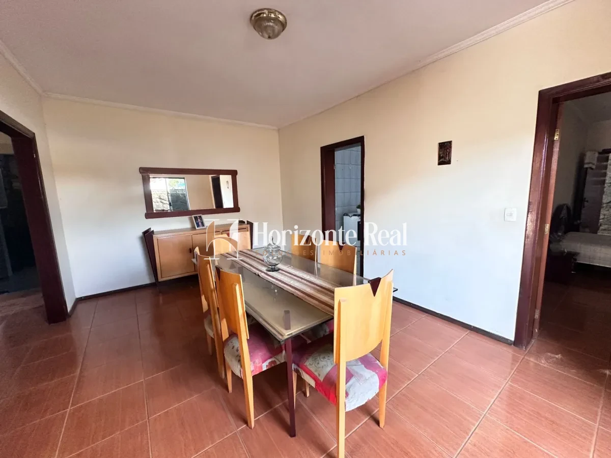 Imagem de EXCELENTE CASA Á VENDA COM 3 PAVIMENTOS E ESTRUTURA COMERCIAL INTEGRADA