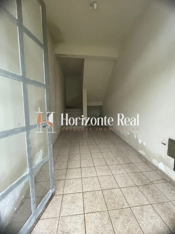 Imagem de EXCELENTE CASA Á VENDA COM 3 PAVIMENTOS E ESTRUTURA COMERCIAL INTEGRADA