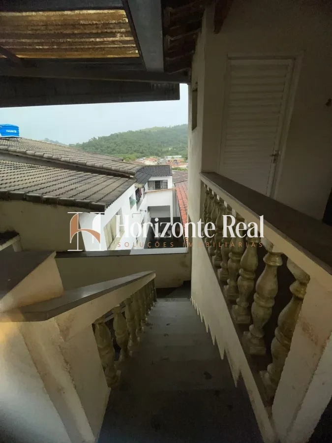 Imagem de EXCELENTE CASA Á VENDA COM 3 PAVIMENTOS E ESTRUTURA COMERCIAL INTEGRADA