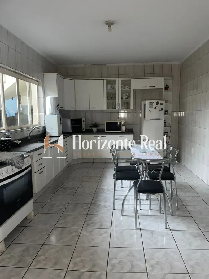 Imagem de EXCELENTE CASA Á VENDA COM 3 PAVIMENTOS E ESTRUTURA COMERCIAL INTEGRADA