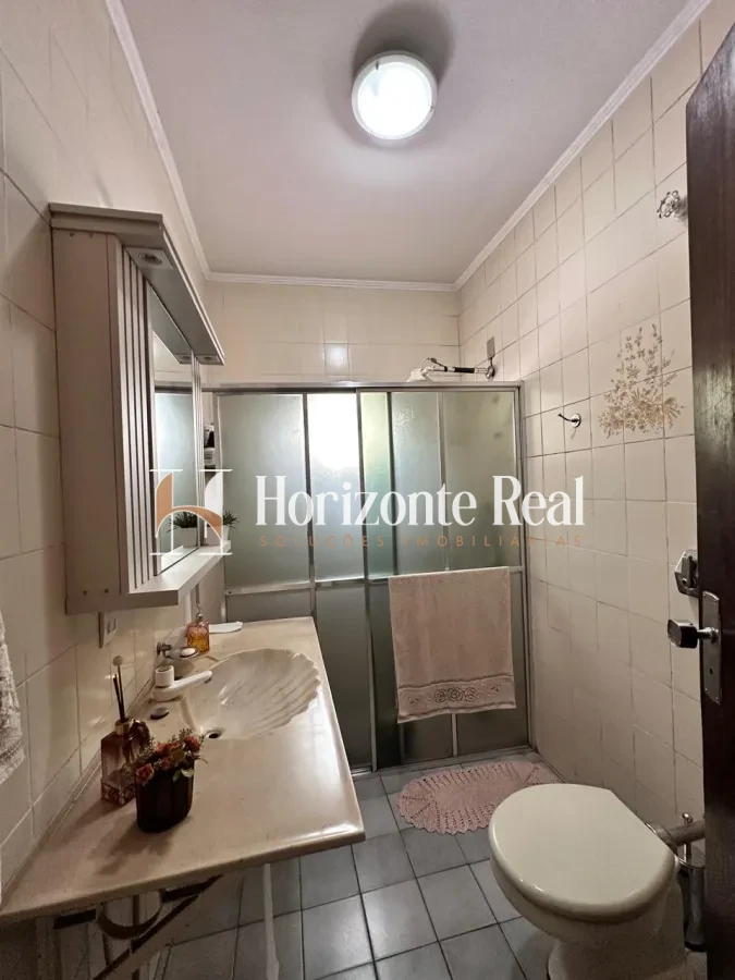 Imagem de VENDE-SE EXCELENTE CASA RESIDENCIAL COM AMPLO ESPAÇO E ESTRUTURA COMPLETA!