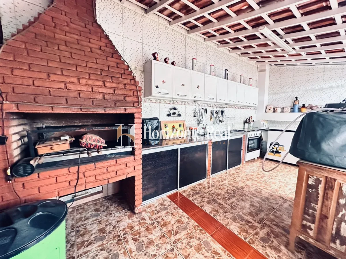 Imagem de VENDE-SE CASA ESPAÇOSA EM LOCALIZAÇÃO PRIVILEGIADA!