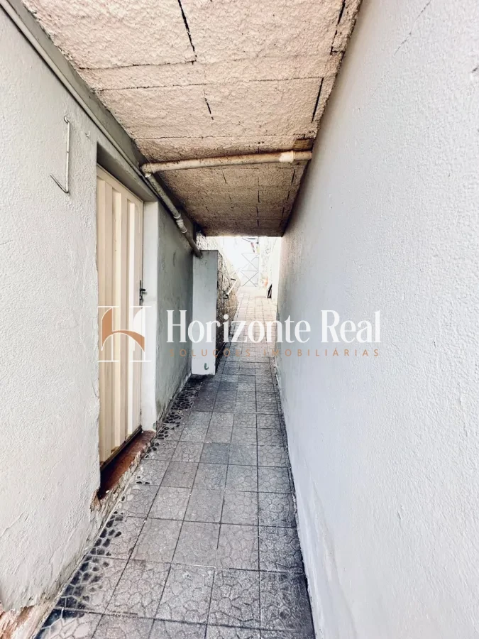 Imagem de VENDE-SE CASA ESPAÇOSA EM LOCALIZAÇÃO PRIVILEGIADA!