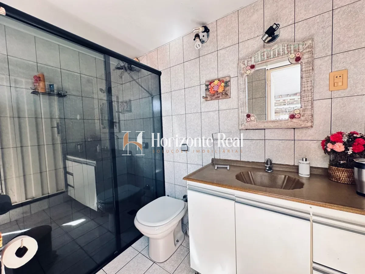 Imagem de VENDE-SE CASA ESPAÇOSA EM LOCALIZAÇÃO PRIVILEGIADA!