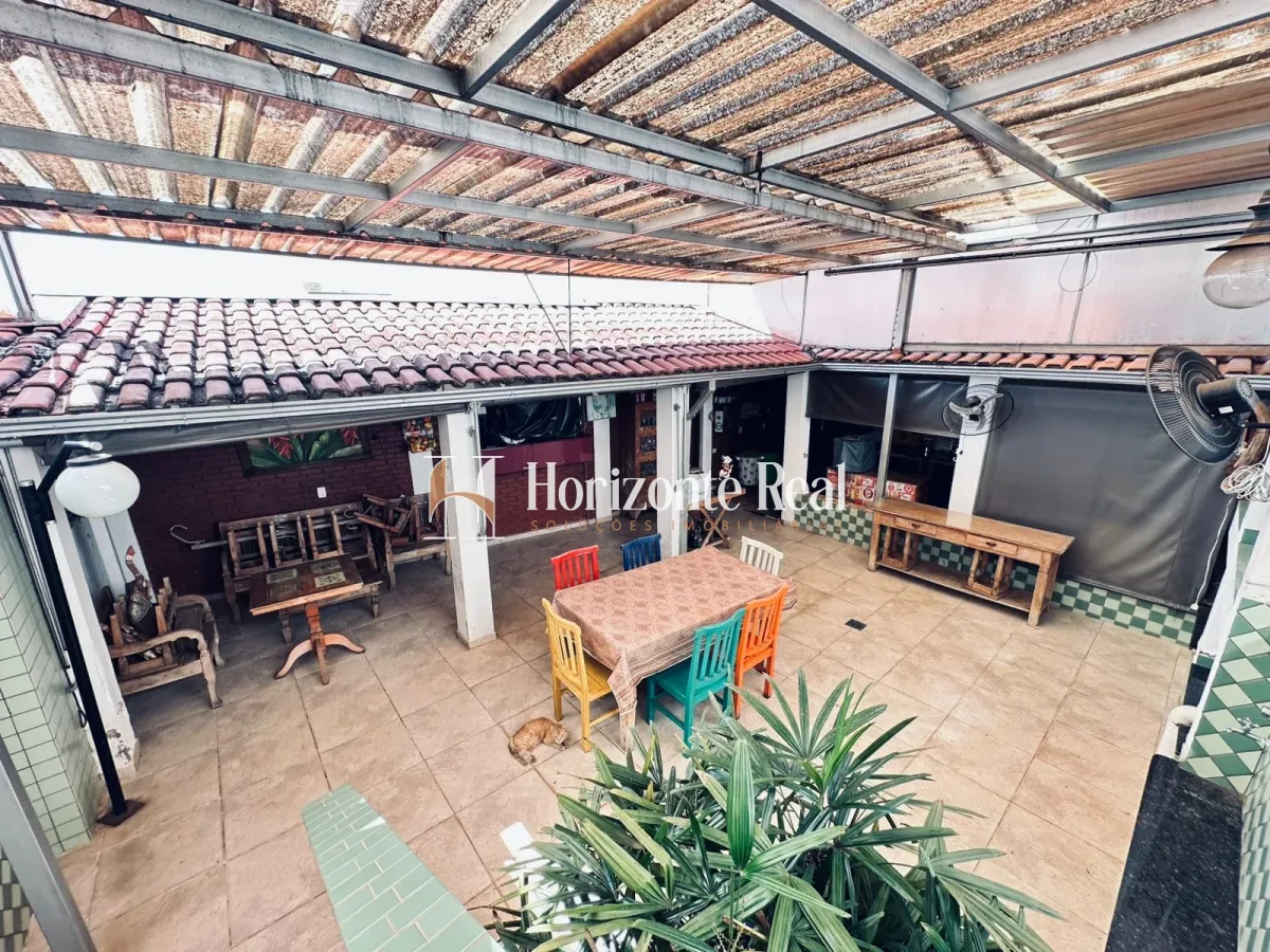 Imagem de VENDE-SE CASA ESPAÇOSA EM LOCALIZAÇÃO PRIVILEGIADA!