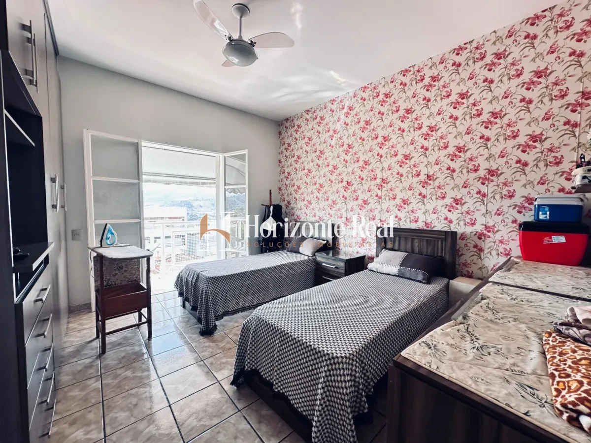 Imagem de VENDE-SE CASA ESPAÇOSA EM LOCALIZAÇÃO PRIVILEGIADA!