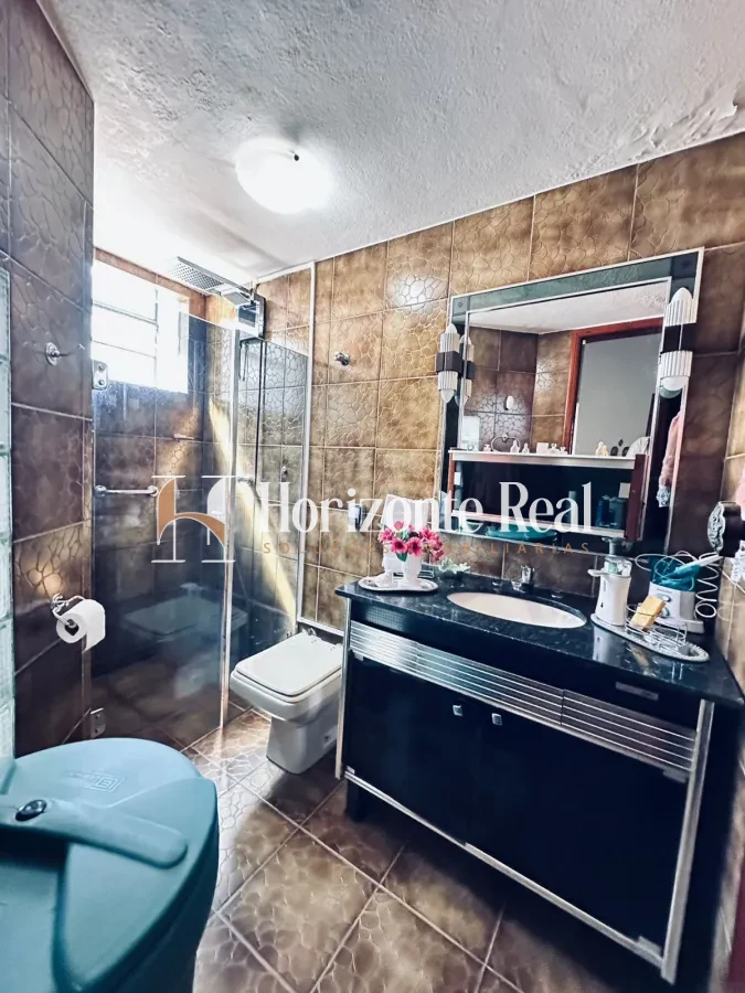 Imagem de VENDE-SE CASA ESPAÇOSA EM LOCALIZAÇÃO PRIVILEGIADA!