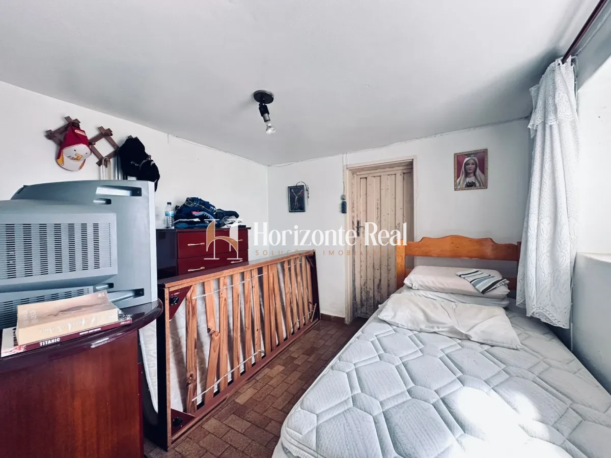 Imagem de VENDE-SE CASA ESPAÇOSA EM LOCALIZAÇÃO PRIVILEGIADA!