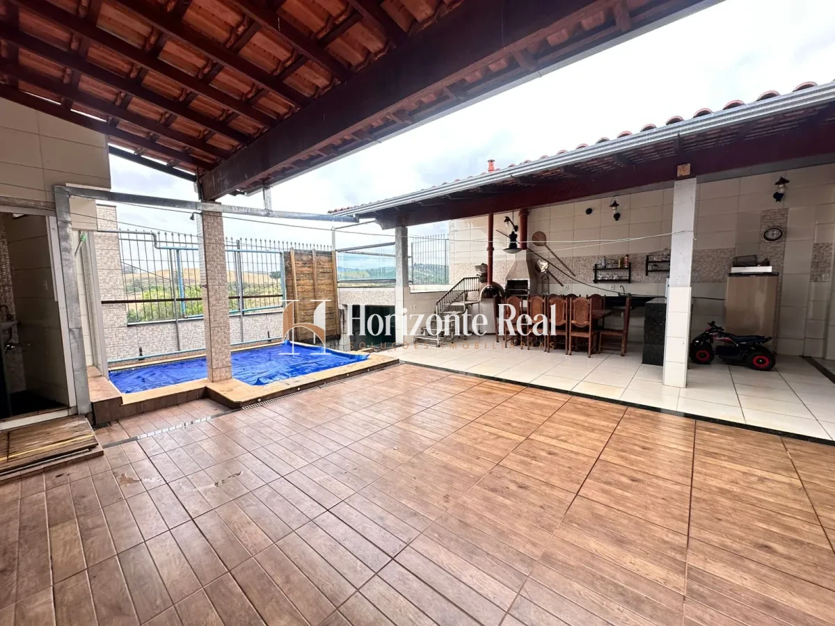Imagem de VENDE-SE LINDA CASA COM ÁREA DE LAZER COMPLETA – EXCELENTE LOCALIZAÇÃO!