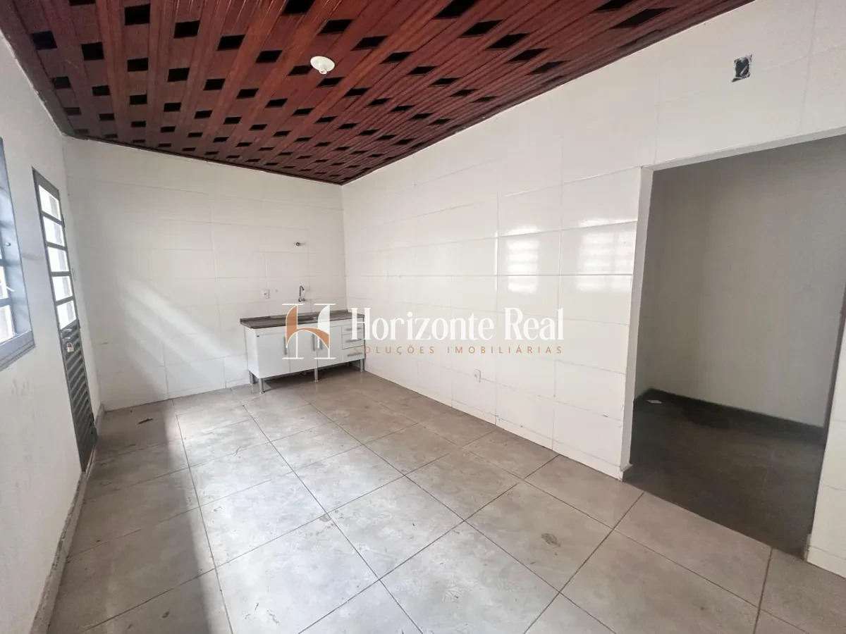 Imagem de VENDE-SE CASA TÉRREA EM BAIRRO CONSOLIDADO – EXCELENTE OPORTUNIDADE!