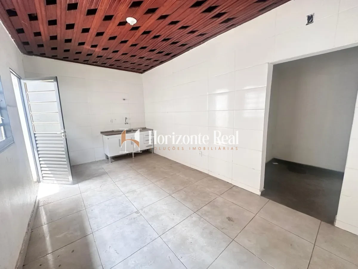 Imagem de VENDE-SE CASA TÉRREA EM BAIRRO CONSOLIDADO – EXCELENTE OPORTUNIDADE!