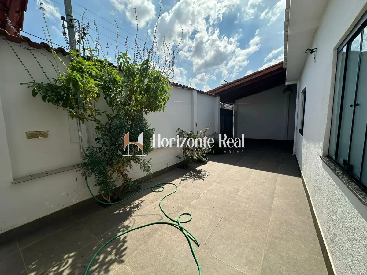 Imagem de VENDE-SE EXCELENTE CASA RESIDENCIAL!
