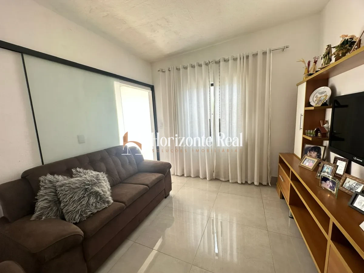 Imagem de VENDE-SE EXCELENTE CASA RESIDENCIAL!