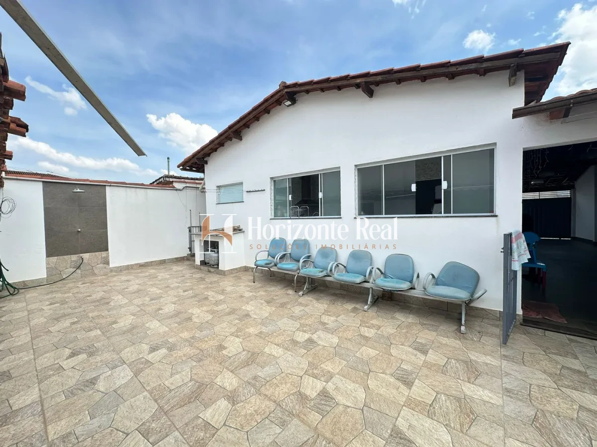 Imagem de VENDE-SE EXCELENTE CASA RESIDENCIAL!