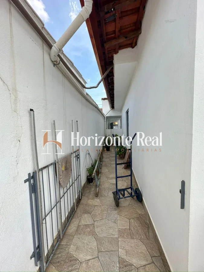 Imagem de VENDE-SE EXCELENTE CASA RESIDENCIAL!