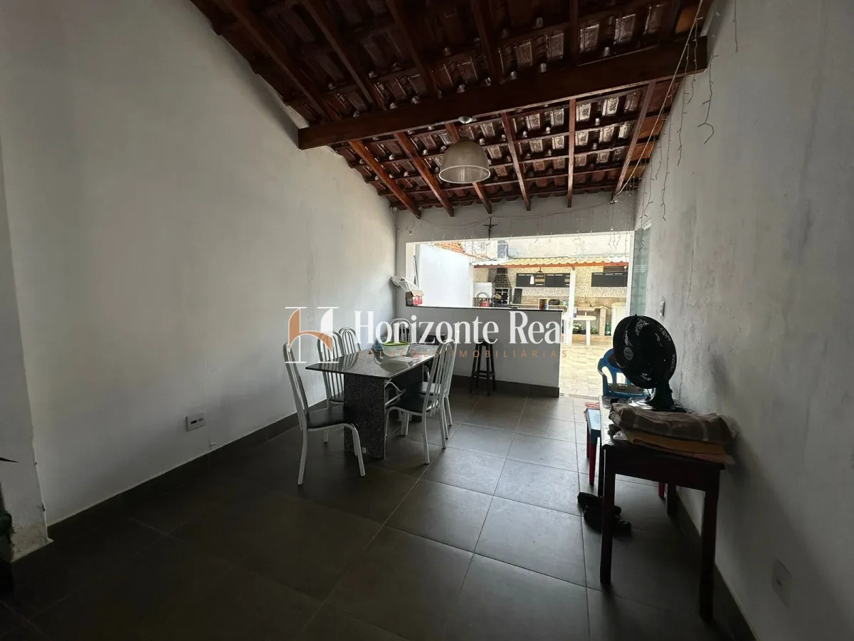 Imagem de VENDE-SE EXCELENTE CASA RESIDENCIAL!