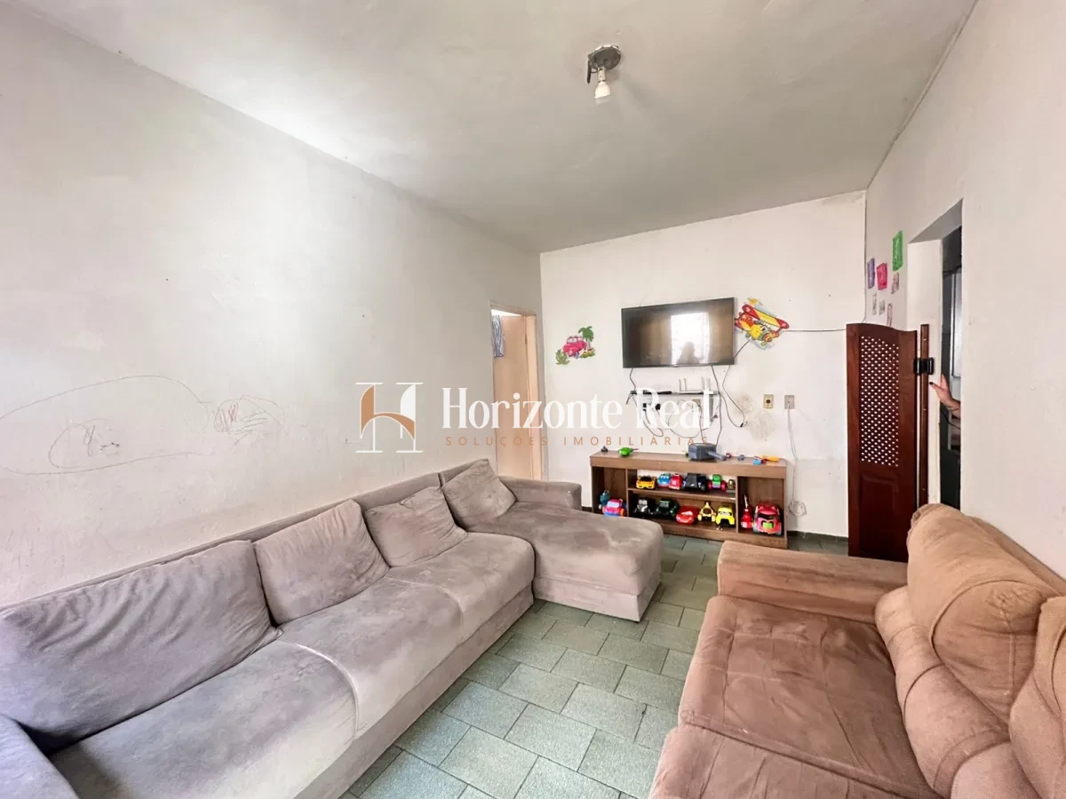 Imagem de VENDE-SE CASA NO CENTRO DA CIDADE!