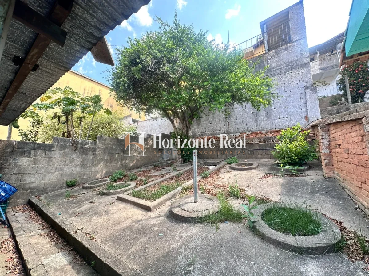 Imagem de VENDE-SE CASA NO CENTRO DA CIDADE!