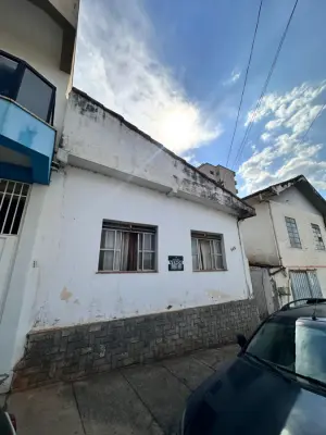 Imagem de CASA Á VENDA | PRÓXIMO AO CENTRO DA CIDADE !