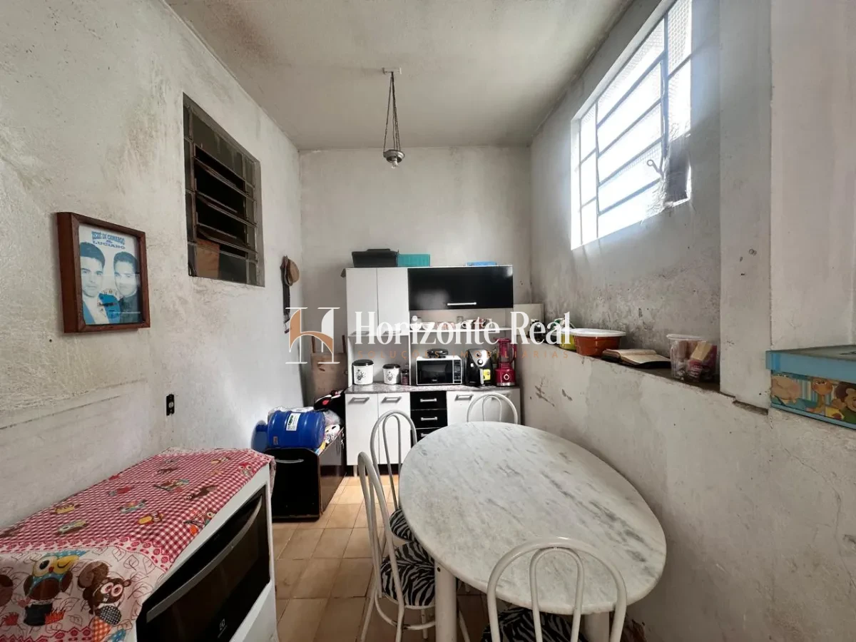 Imagem de CASA Á VENDA | PRÓXIMO AO CENTRO DA CIDADE !