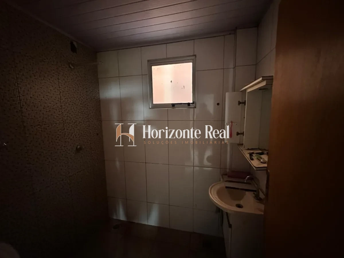 Imagem de VENDE-SE | IMÓVEL COM GRANDE POTENCIAL PARA REFORMA E AMPLIAÇÃO !