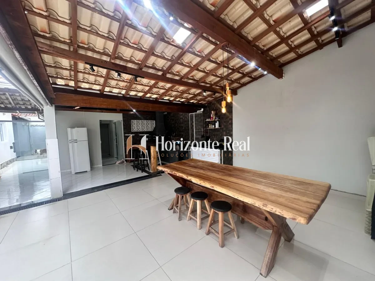 Imagem de VENDE-SE CASA TÉRREA !