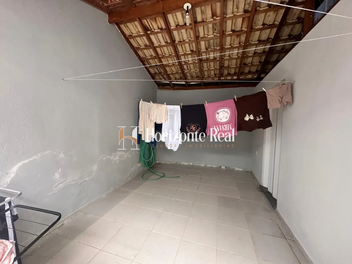 Imagem de VENDE-SE CASA TÉRREA !