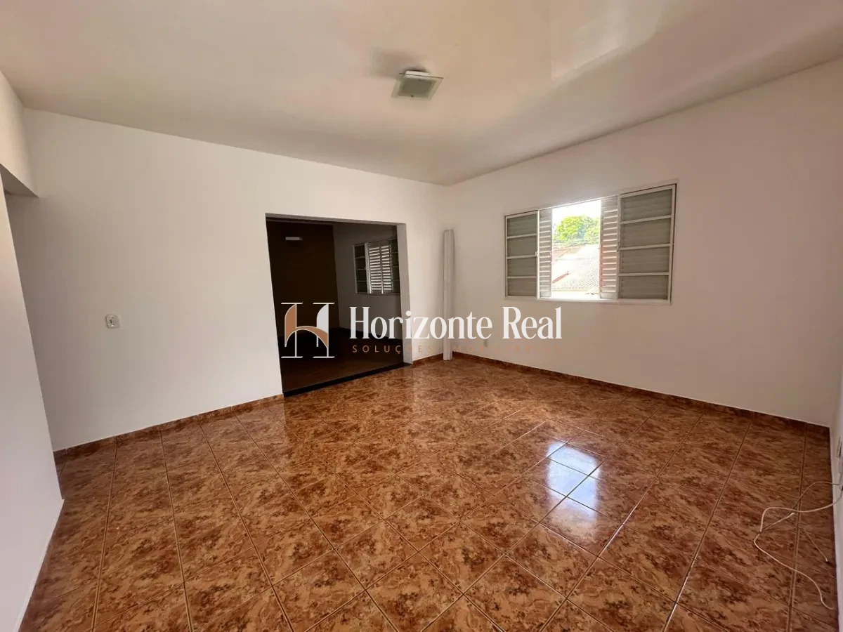 Imagem de VENDE-SE CASA AMPLA E ACONCHEGANTE !