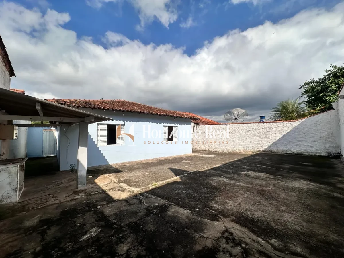 Imagem de VENDE-SE CASA AMPLA E ACONCHEGANTE !