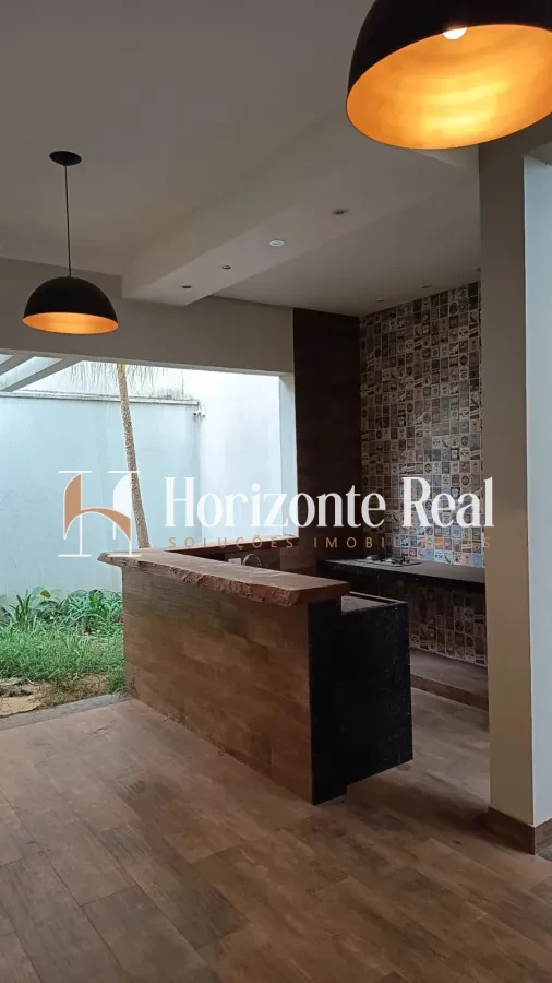 Imagem de VENDE-SE CASA ALTO PADRÃO NO CENTRO DA CIDADE