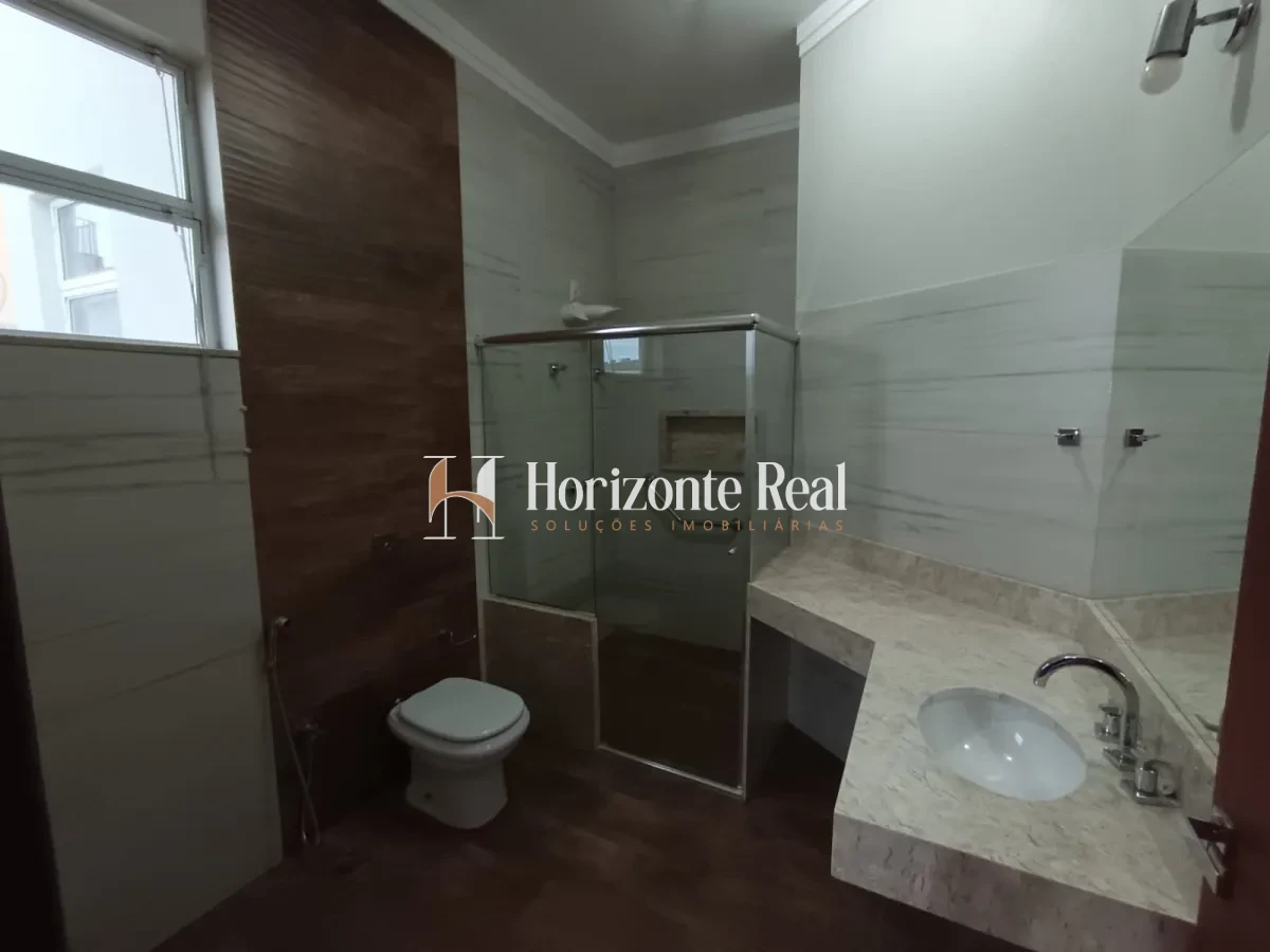 Imagem de VENDE-SE CASA ALTO PADRÃO NO CENTRO DA CIDADE