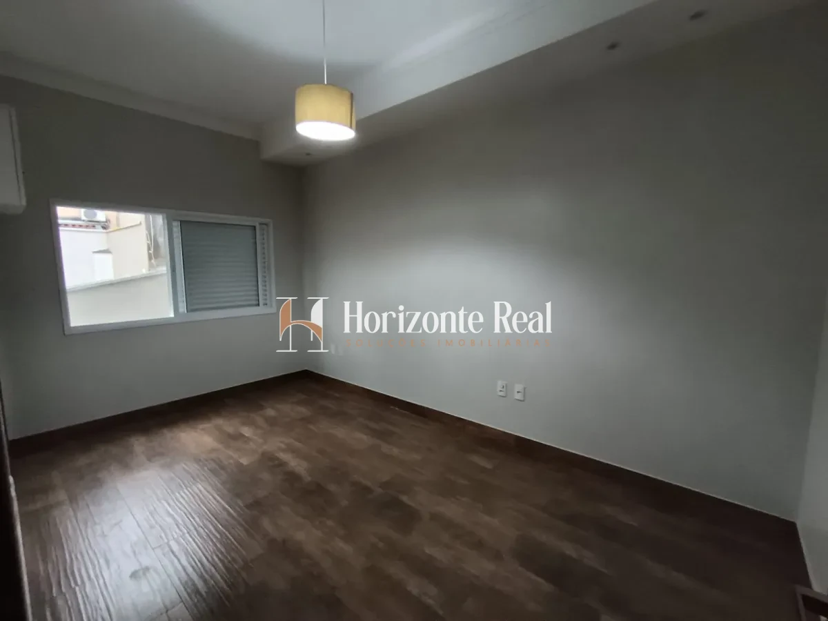 Imagem de VENDE-SE CASA ALTO PADRÃO NO CENTRO DA CIDADE