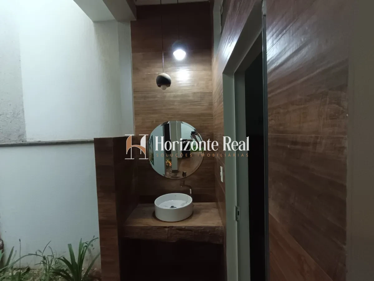 Imagem de VENDE-SE CASA ALTO PADRÃO NO CENTRO DA CIDADE