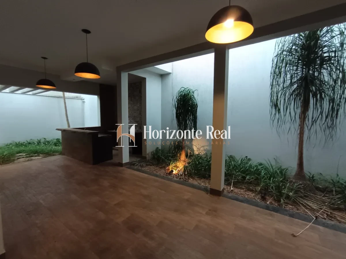 Imagem de VENDE-SE CASA ALTO PADRÃO NO CENTRO DA CIDADE