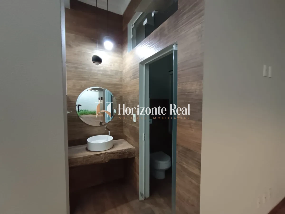 Imagem de VENDE-SE CASA ALTO PADRÃO NO CENTRO DA CIDADE